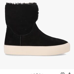 UGG black sheep skin lined Lynus boots womens 9.5 m nib